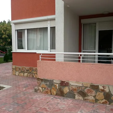 Sunny Fort Studio Apartment *